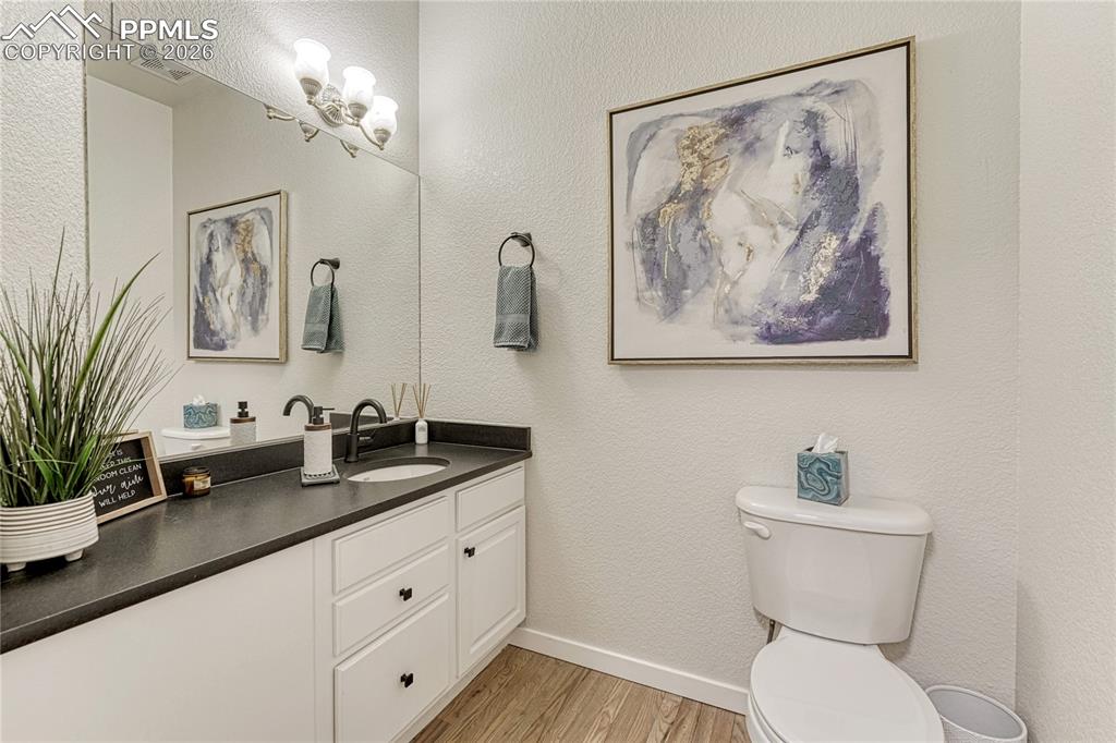 Image 31 of 40: Bathroom