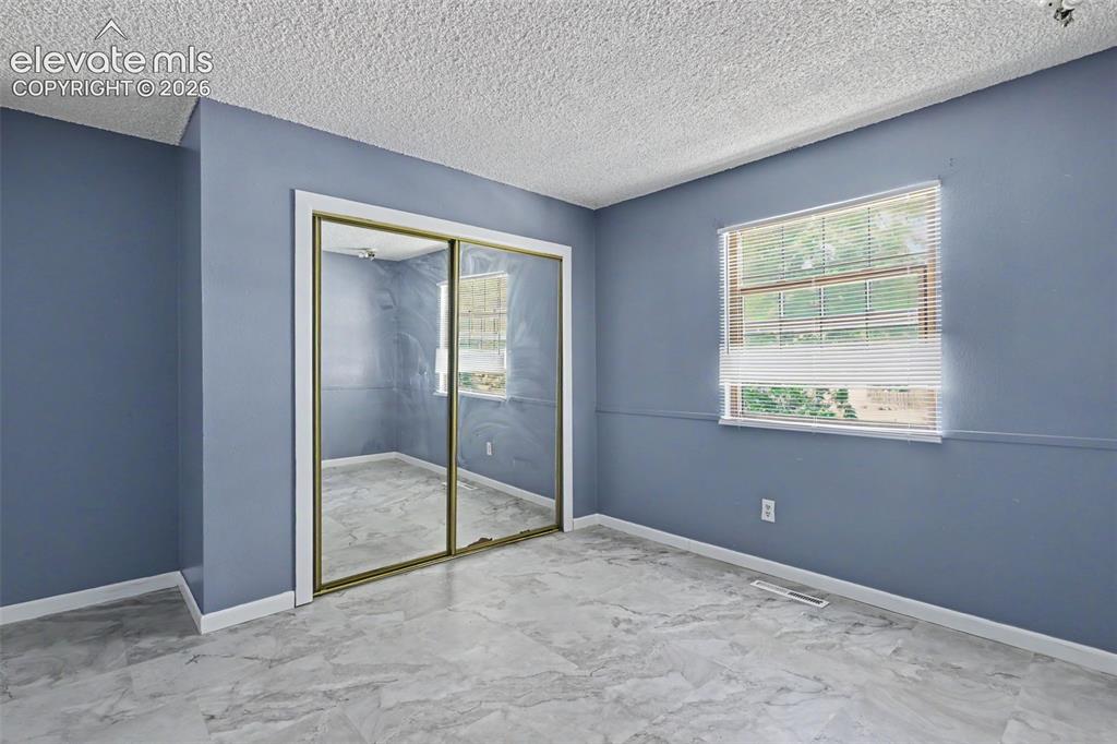 Image 6 of 17: Bedroom