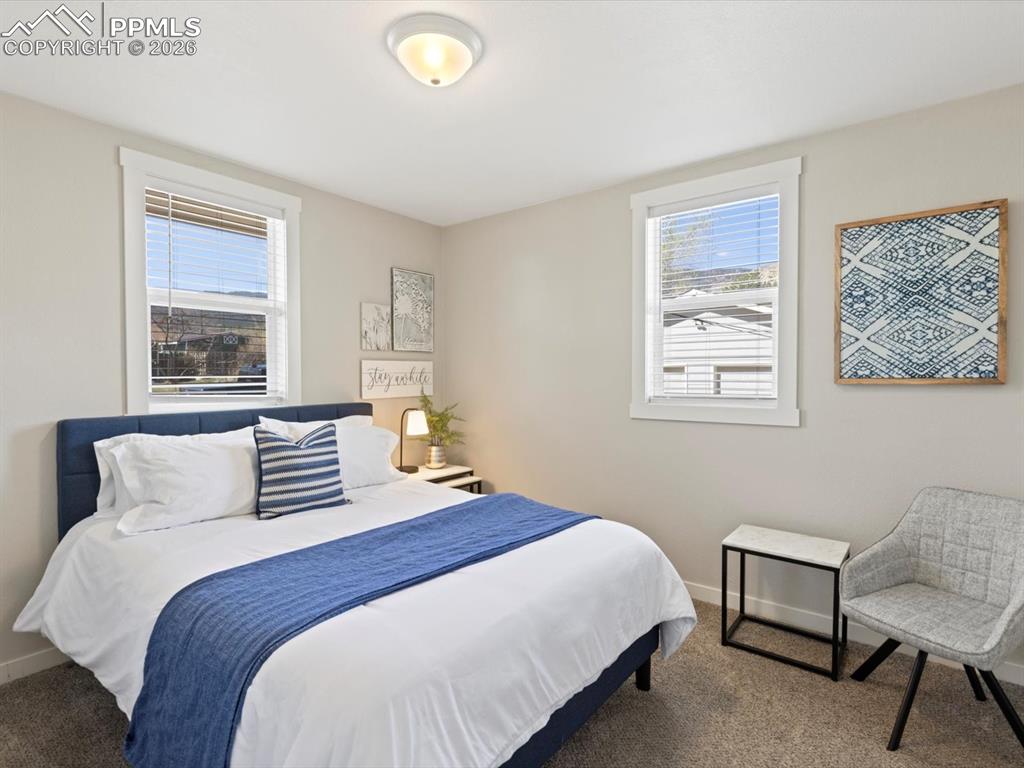 Image 16 of 33: Bedroom