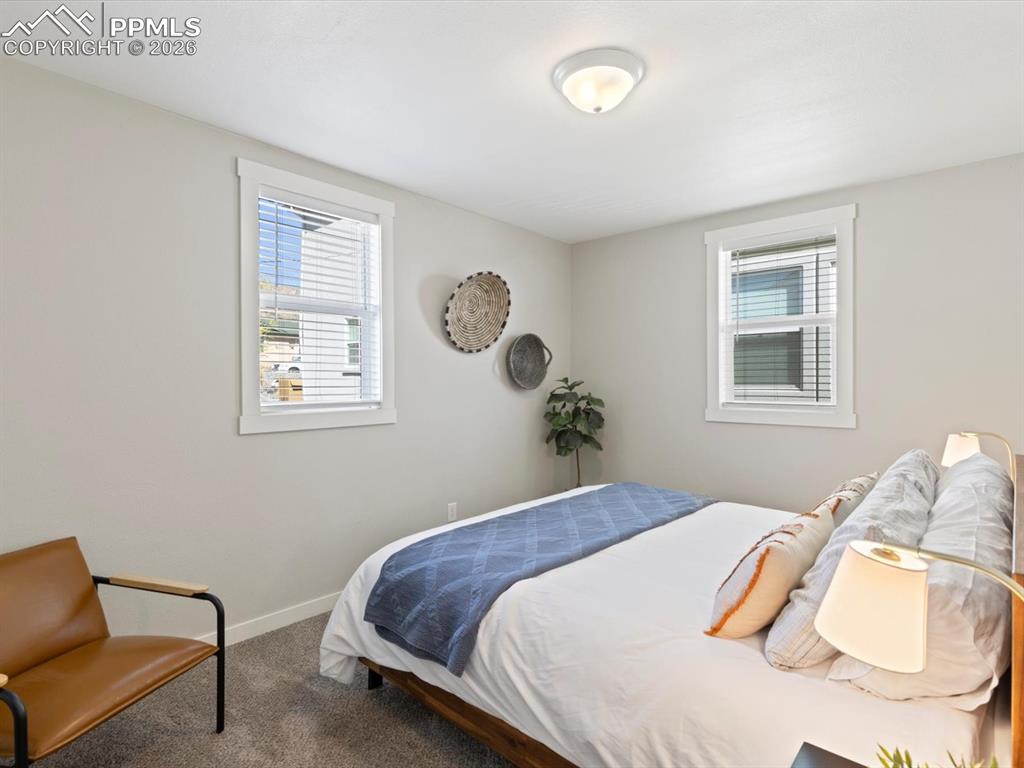 Image 18 of 33: Bedroom