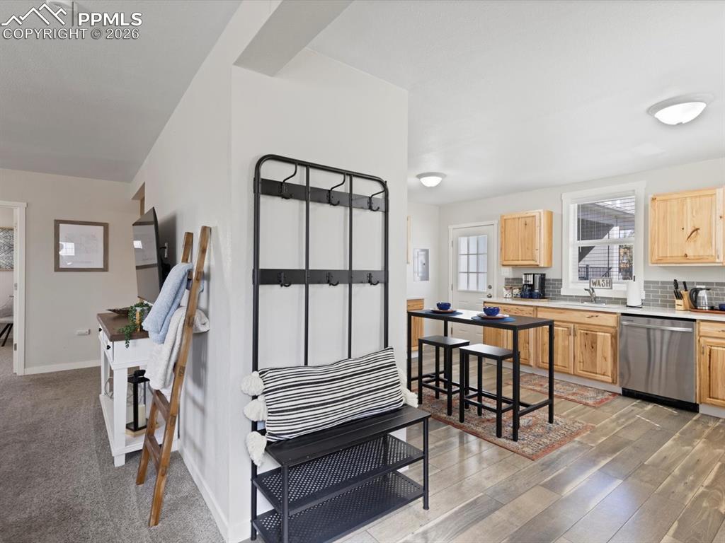 Image 2 of 33: Entry