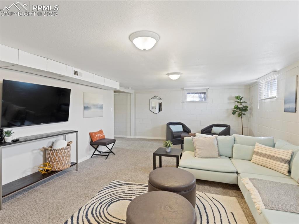 Image 22 of 33: Living Room