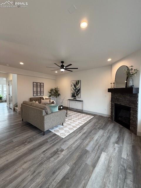 Image 5 of 15: Living Room
