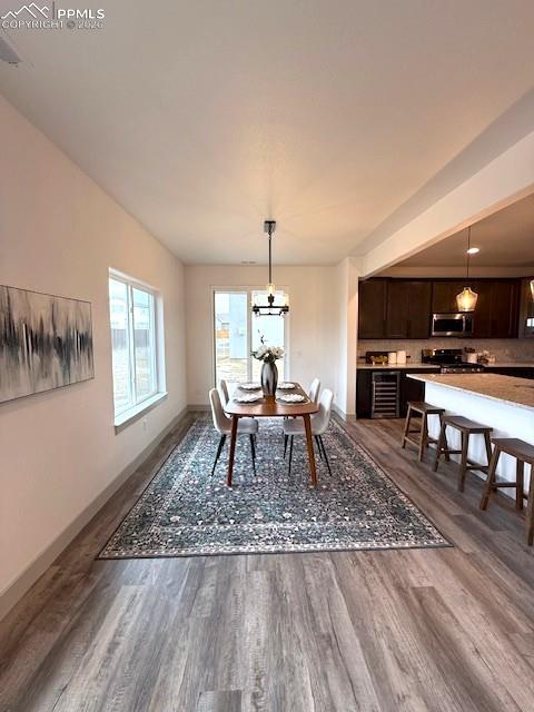 Image 6 of 15: Dining Area