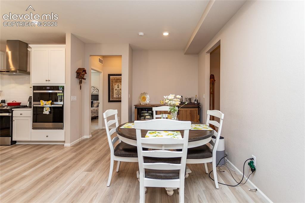 Image 13 of 44: Dining Area