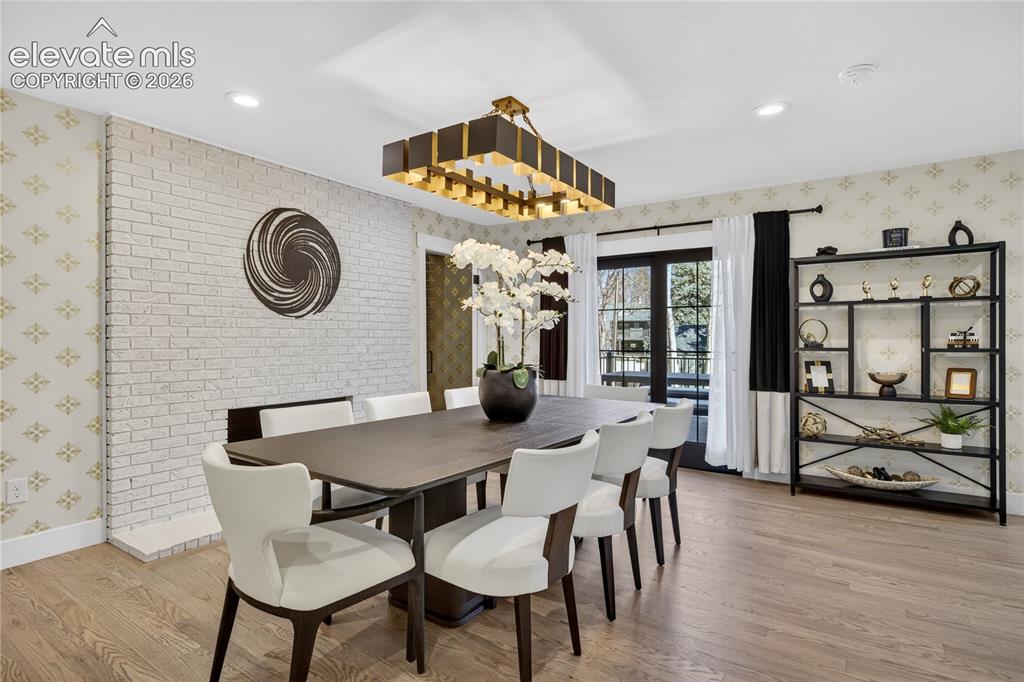 Image 20 of 41: Dining Area