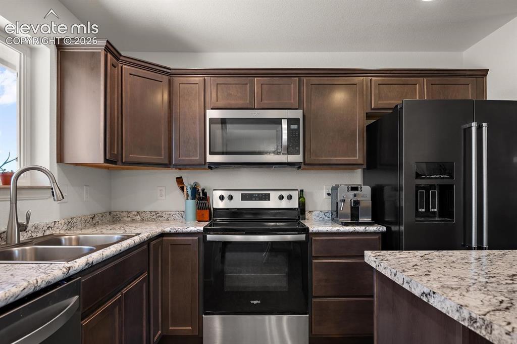 Image 10 of 26: Kitchen