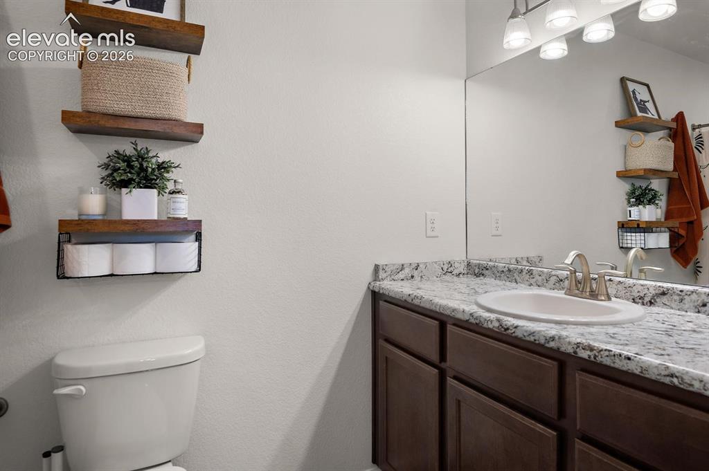 Image 20 of 26: Bathroom