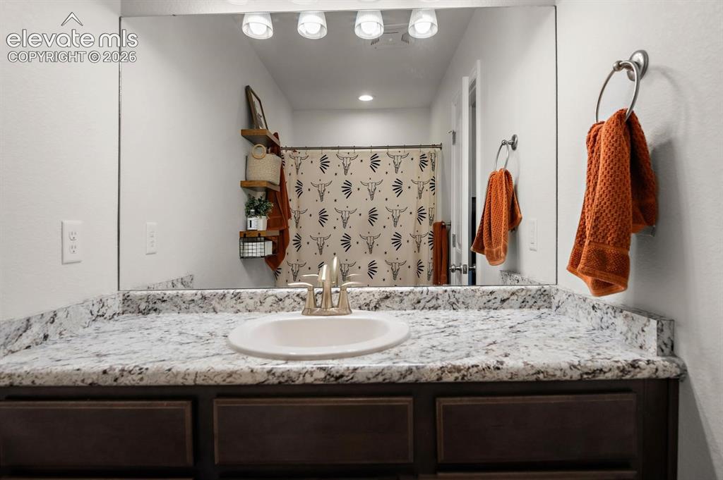 Image 21 of 26: Bathroom