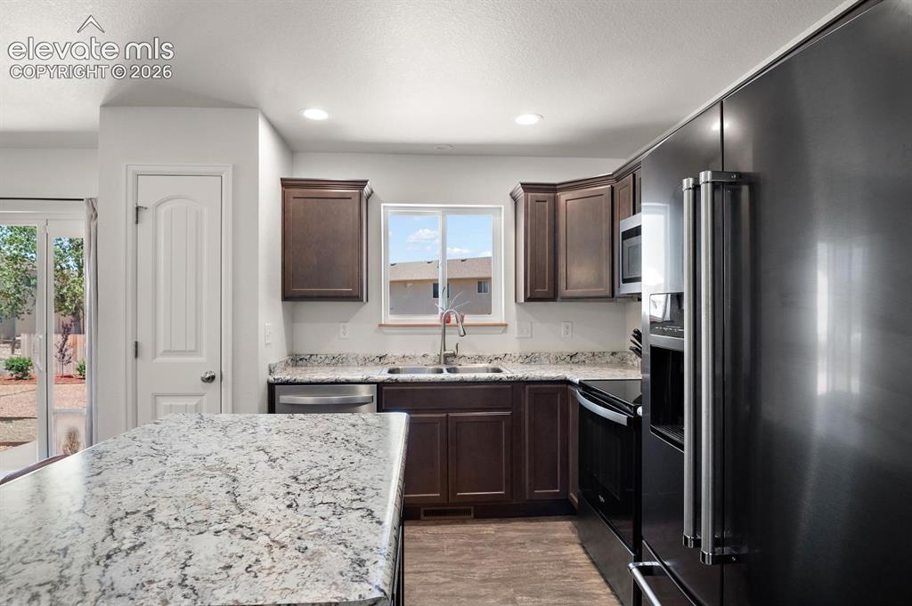 Image 9 of 26: Kitchen