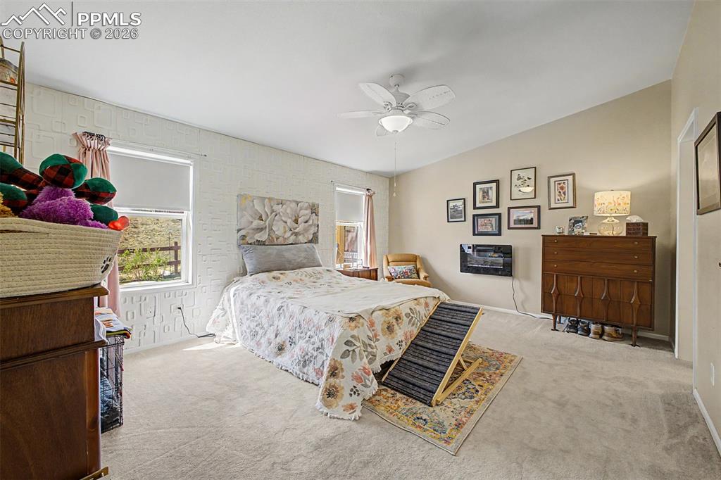 Image 13 of 50: Bedroom