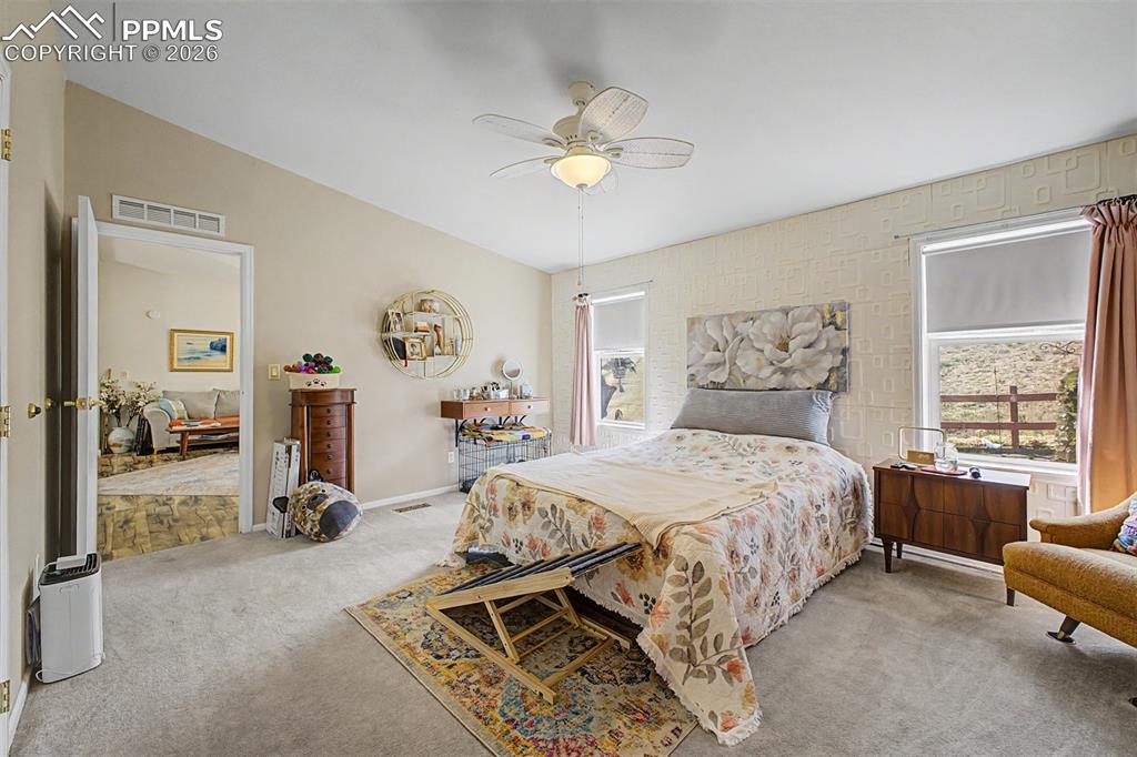 Image 15 of 50: Bedroom