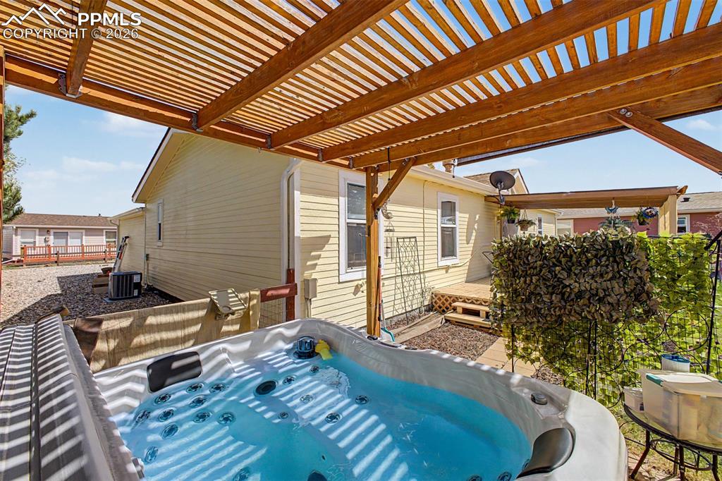 Image 29 of 50: Patio