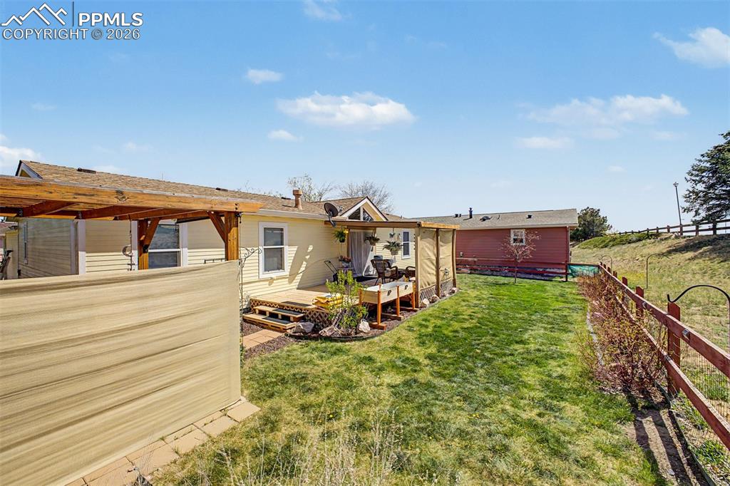 Image 34 of 50: Back of Structure