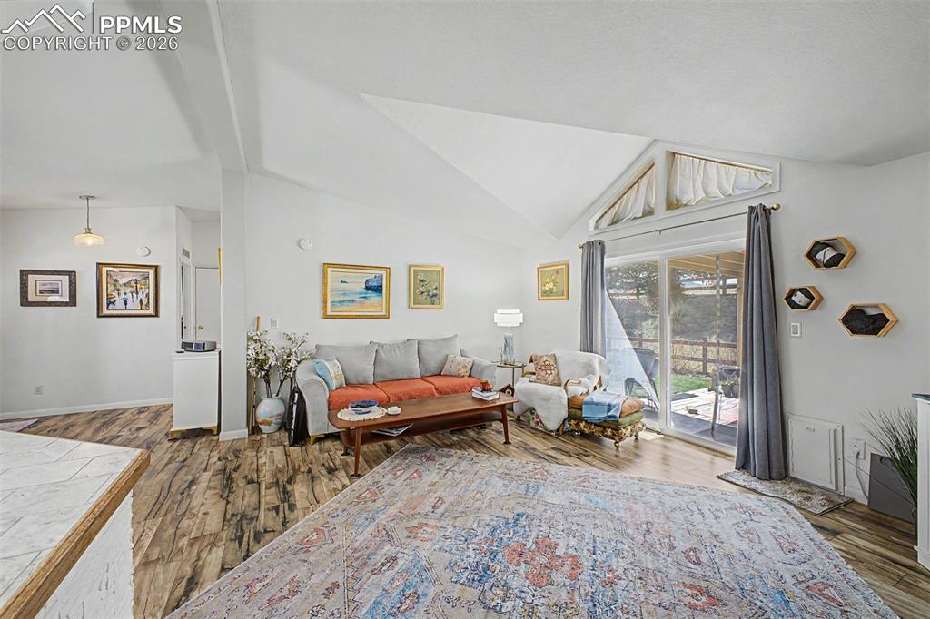 Image 5 of 50: Living Room