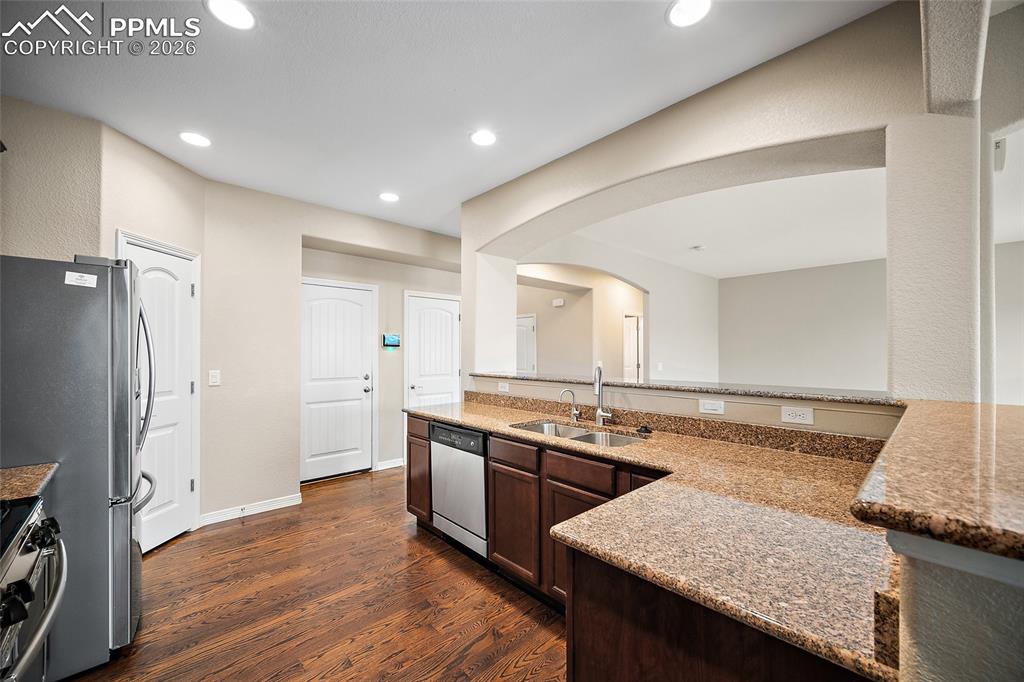 Image 11 of 34: Kitchen