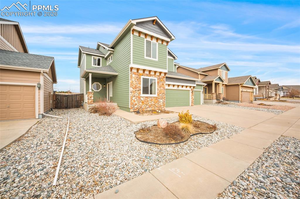 Image 2 of 34: Front of Structure