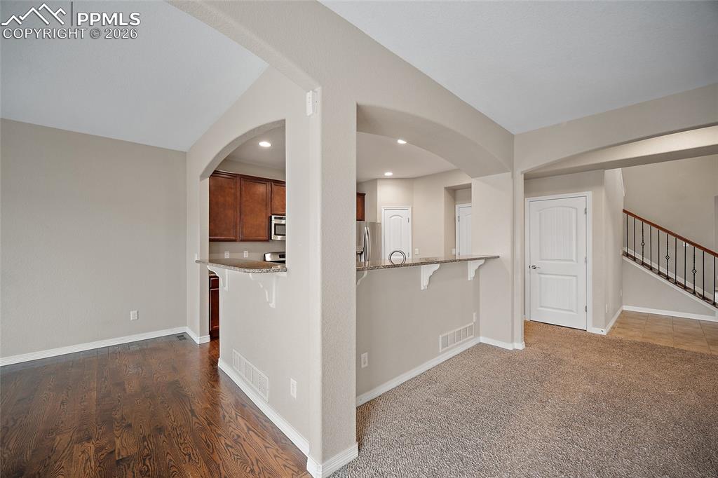 Image 7 of 34: Kitchen