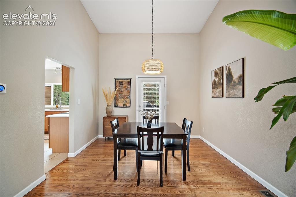 Image 13 of 48: Dining Area