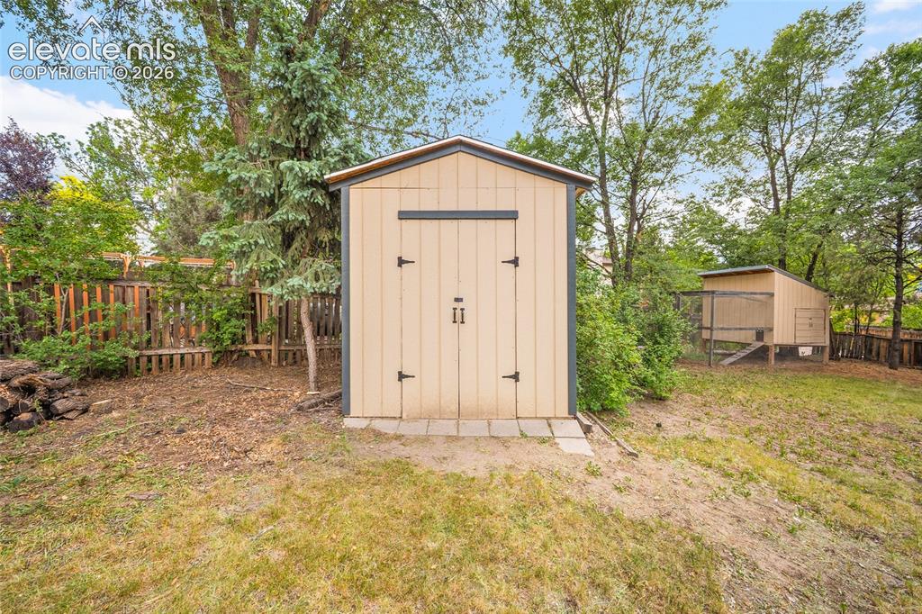 Image 43 of 48: Shed and Chicken Coop