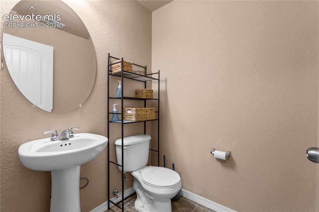 Image 7 of 23: Bathroom