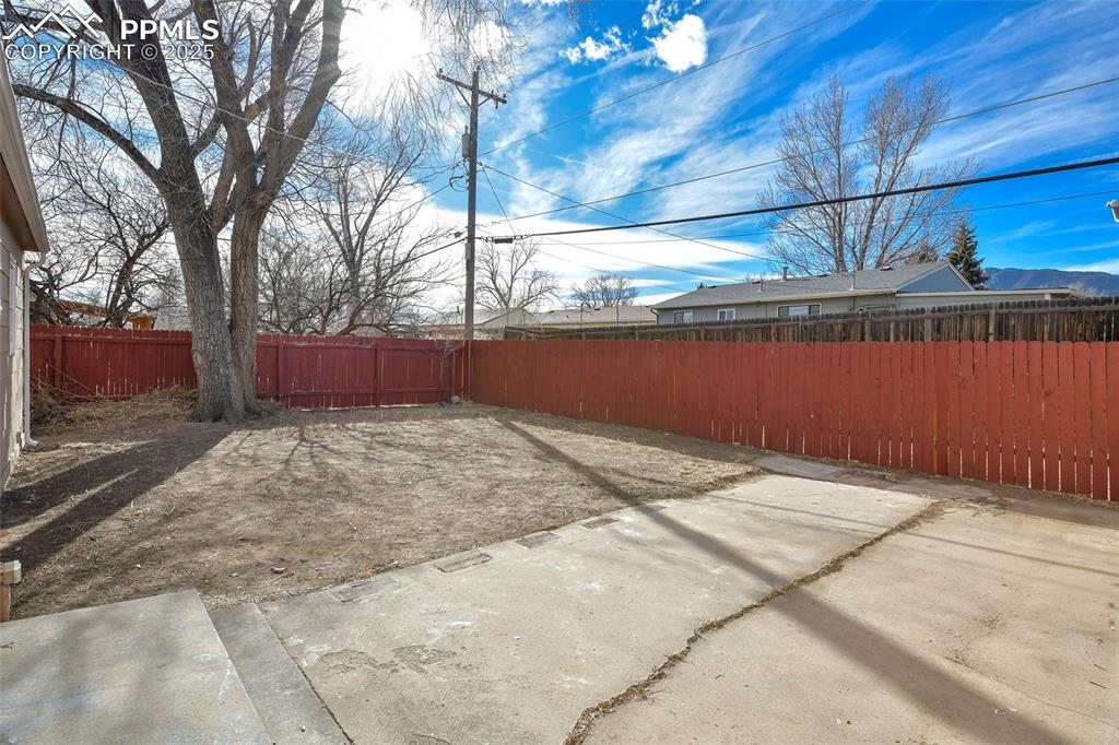 Image 14 of 18: Patio