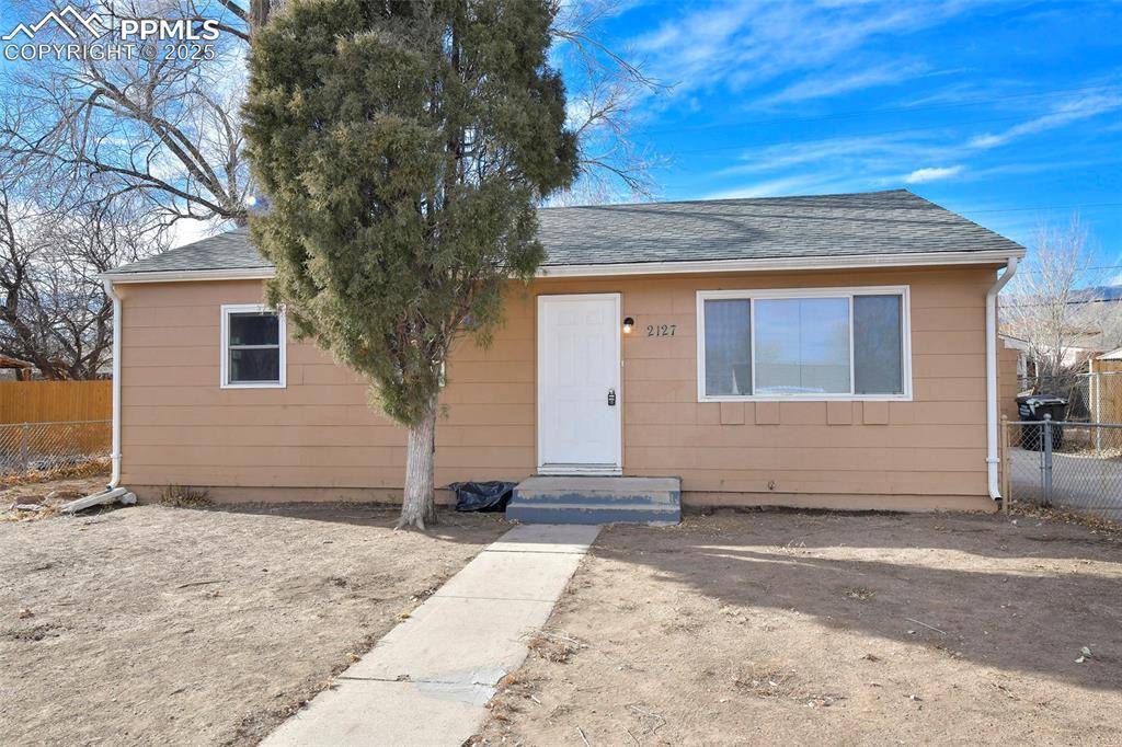 Image 3 of 18: Front of Structure