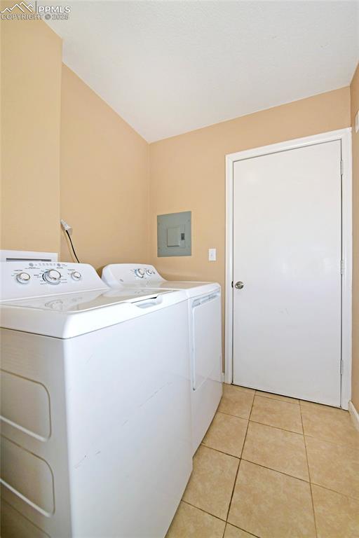 Image 8 of 18: Laundry