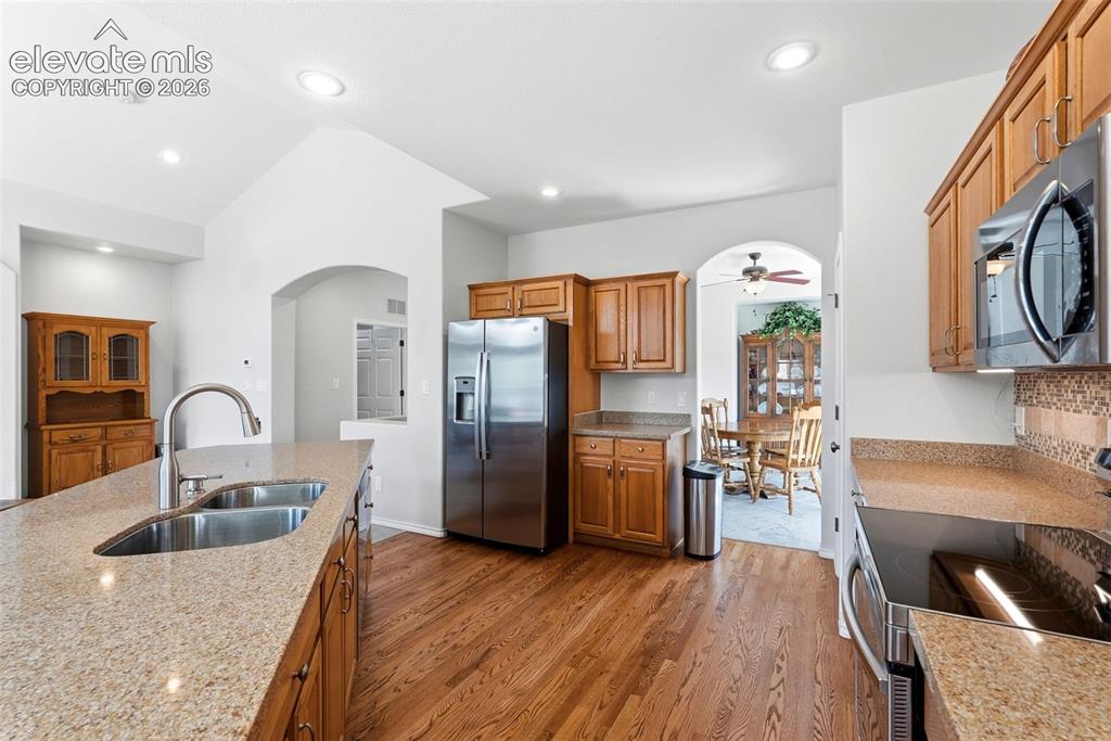 Image 13 of 46: Kitchen