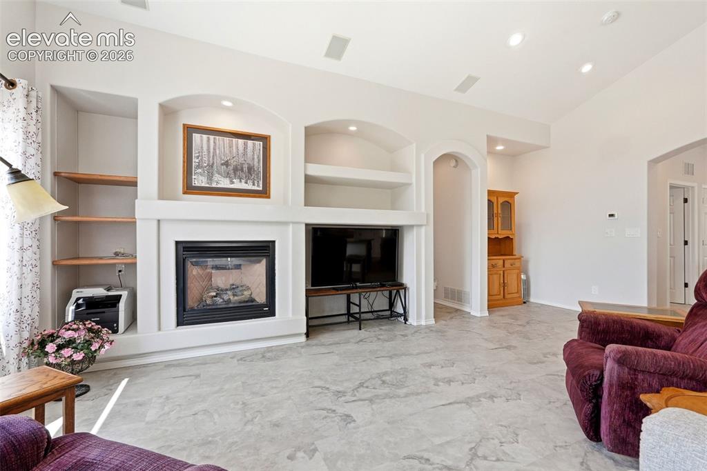 Image 17 of 46: Living Room