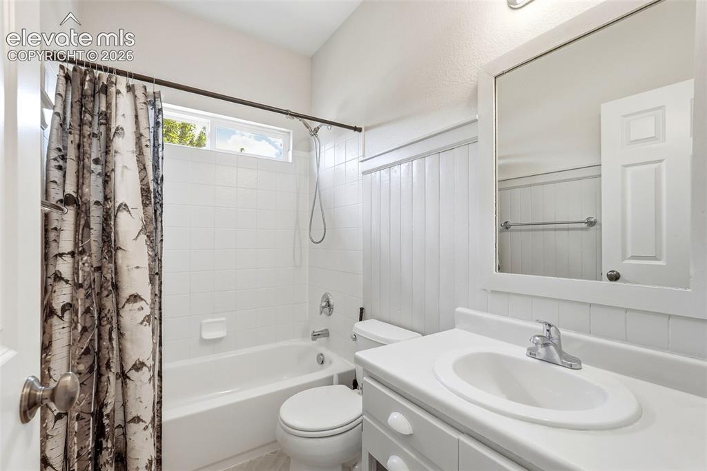 Image 8 of 46: Bathroom
