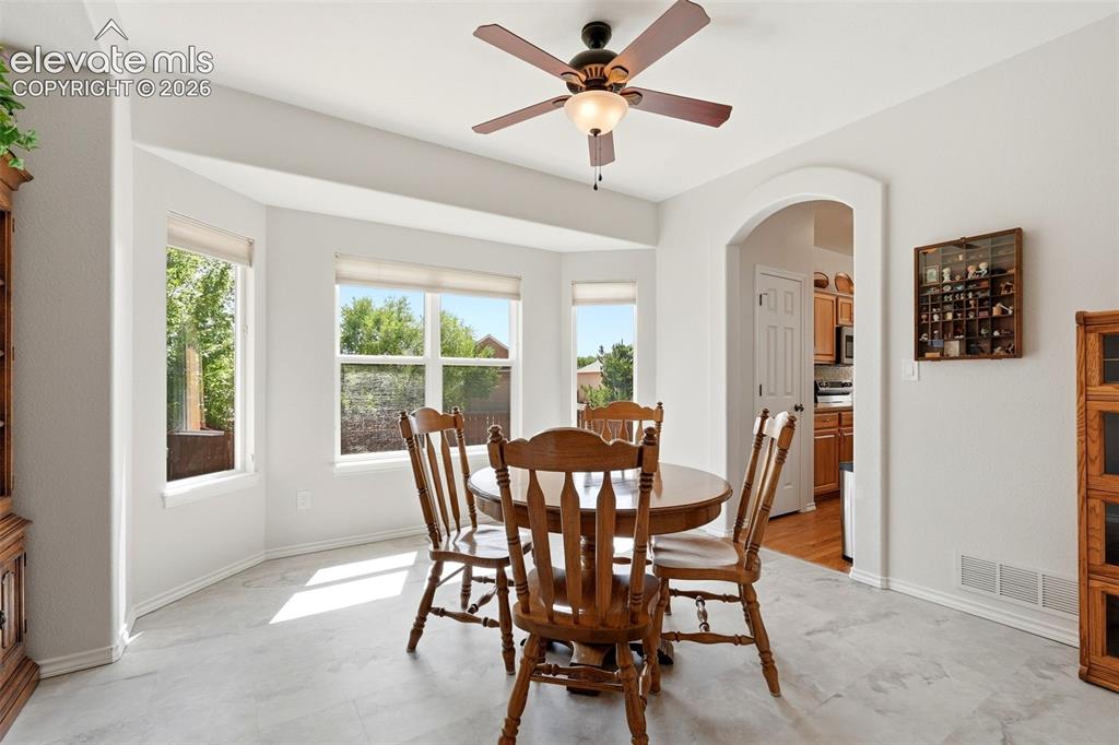 Image 9 of 46: Dining Area