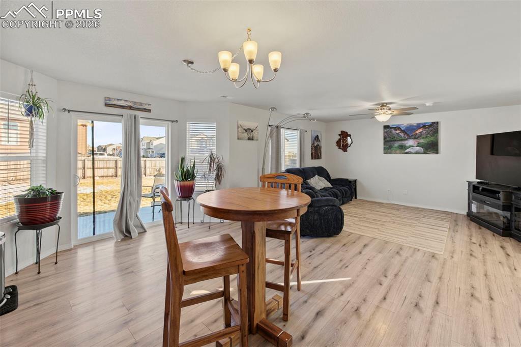 Image 12 of 39: Dining Area