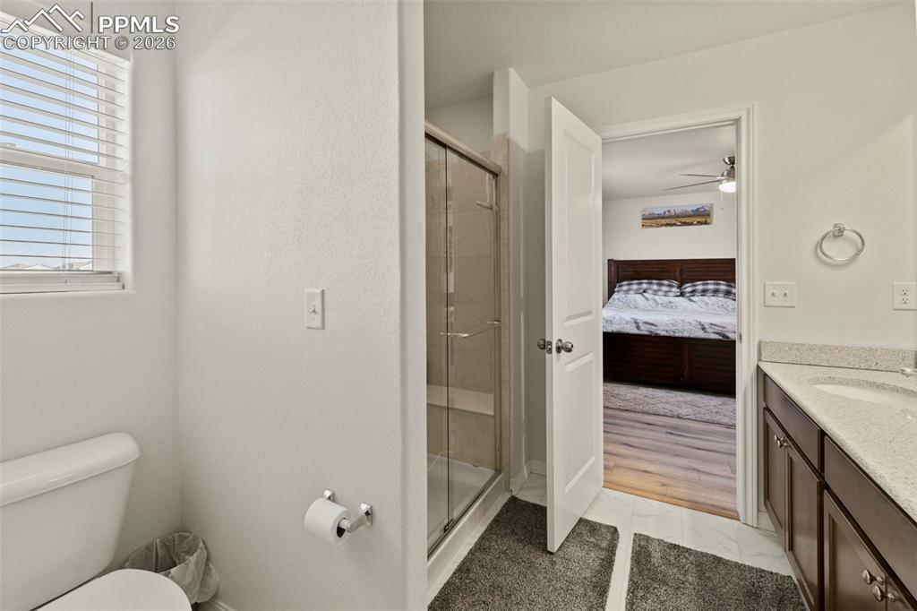 Image 25 of 39: Bathroom