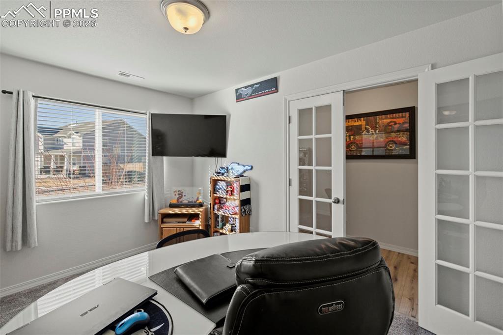 Image 4 of 39: Office