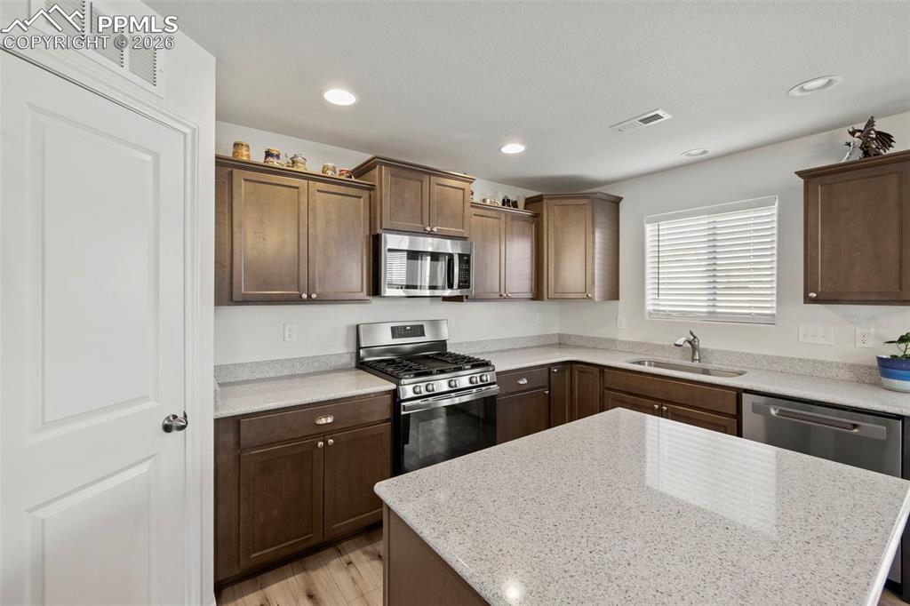 Image 7 of 39: Kitchen