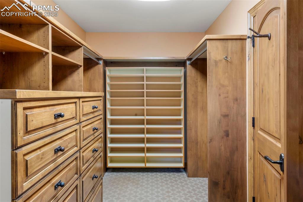 Image 26 of 46: Closet