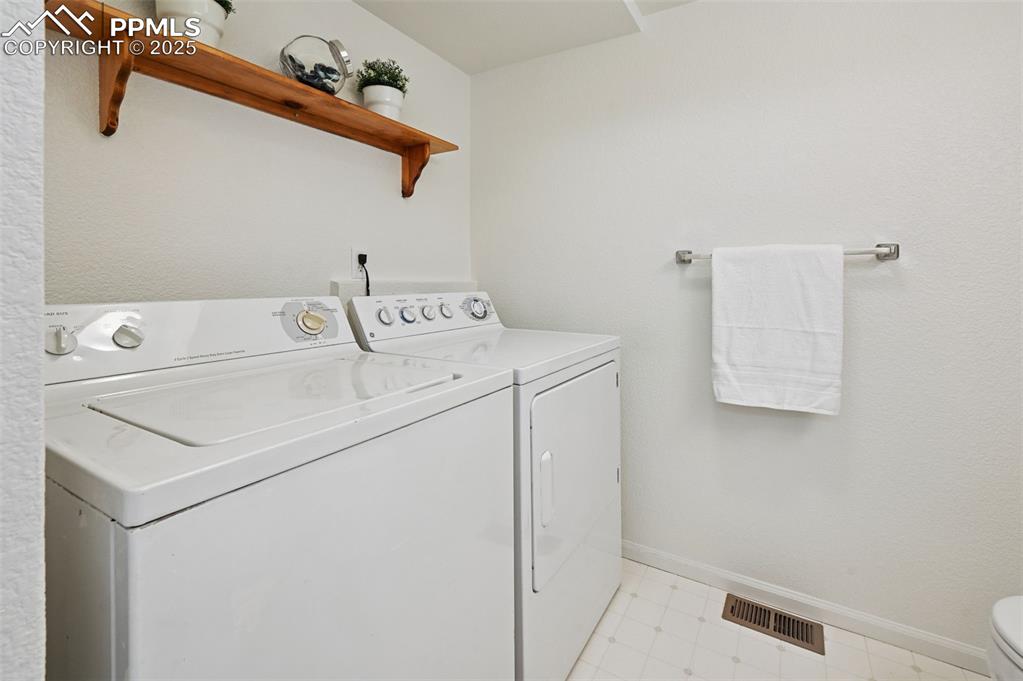 Image 10 of 22: Laundry