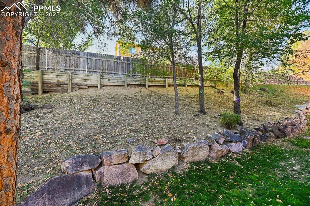 Image 22 of 22: Yard