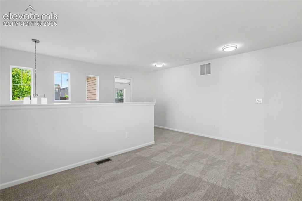 Image 14 of 27: Spacious loft area
