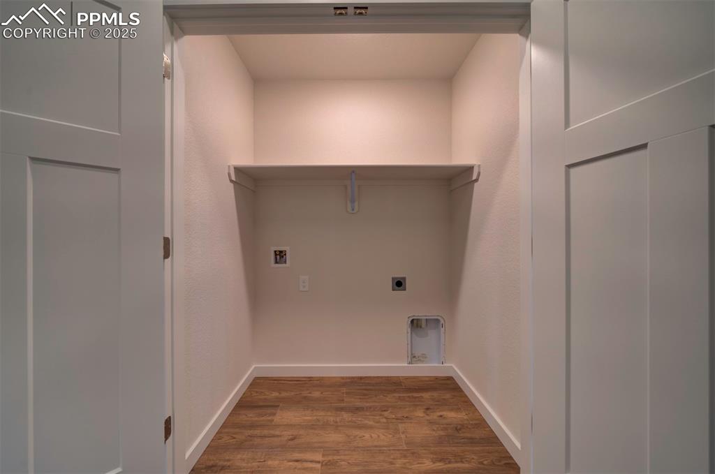 Image 38 of 42: Upstairs laundry is convenient.