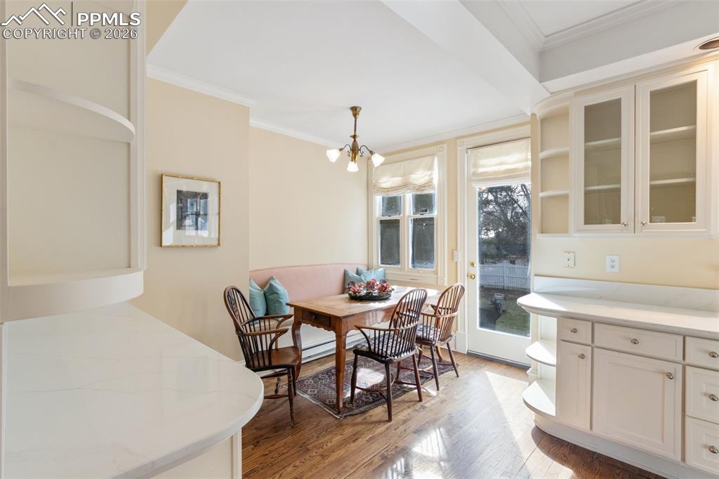 Image 20 of 47: Dining Area