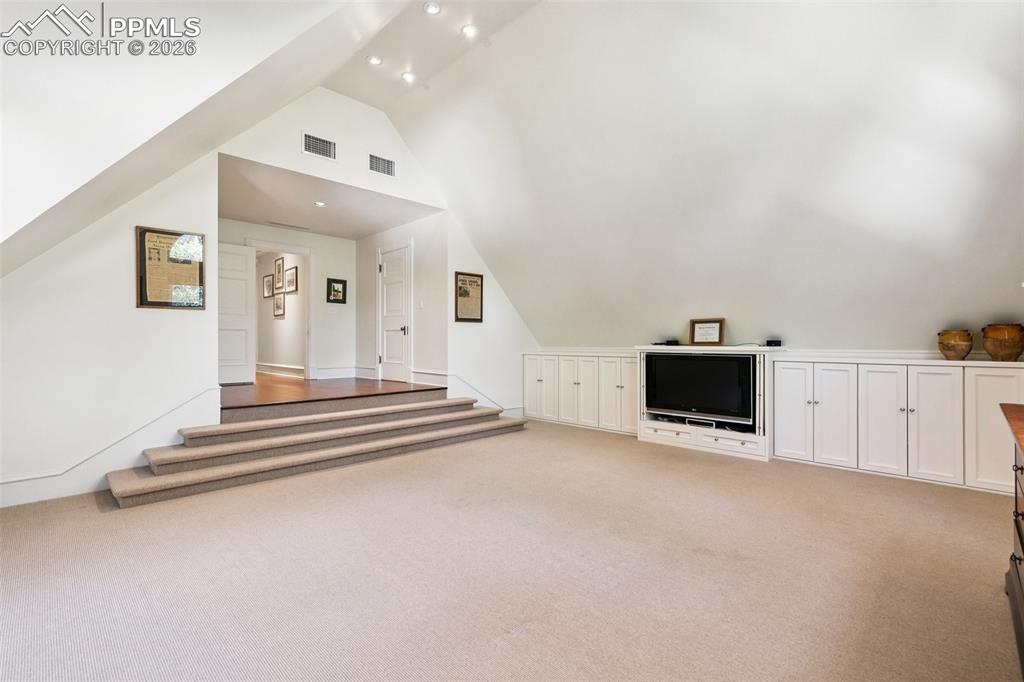 Image 35 of 47: Family Room