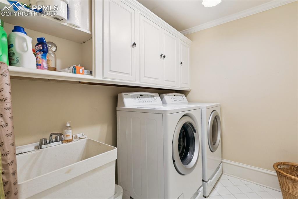 Image 41 of 47: Laundry