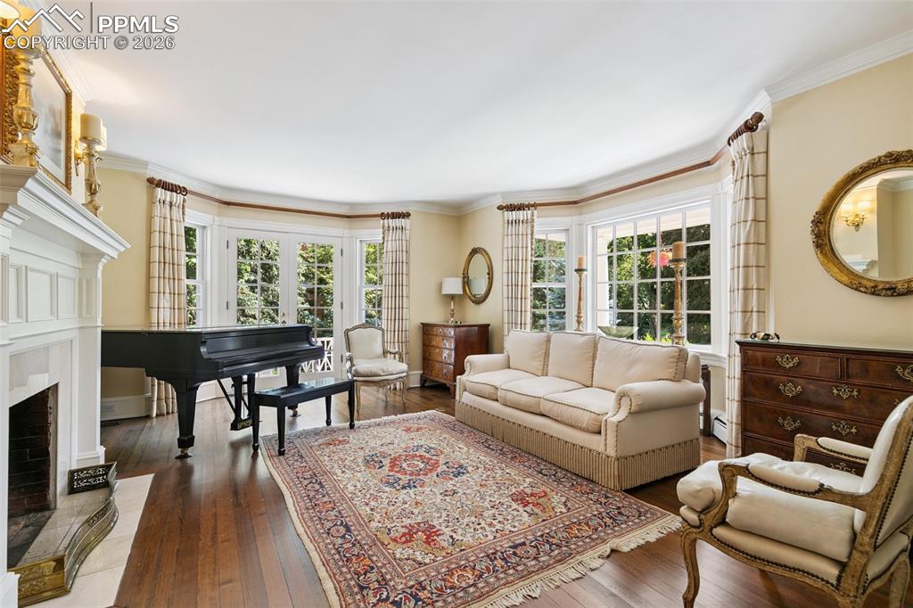 Image 8 of 47: Living Room