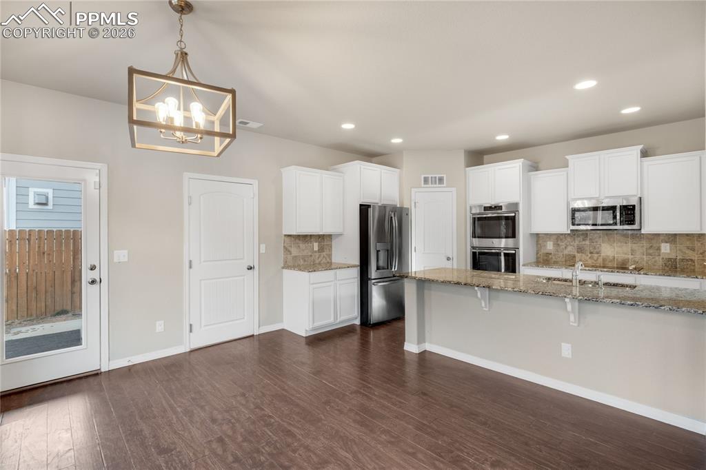 Image 19 of 43: Kitchen