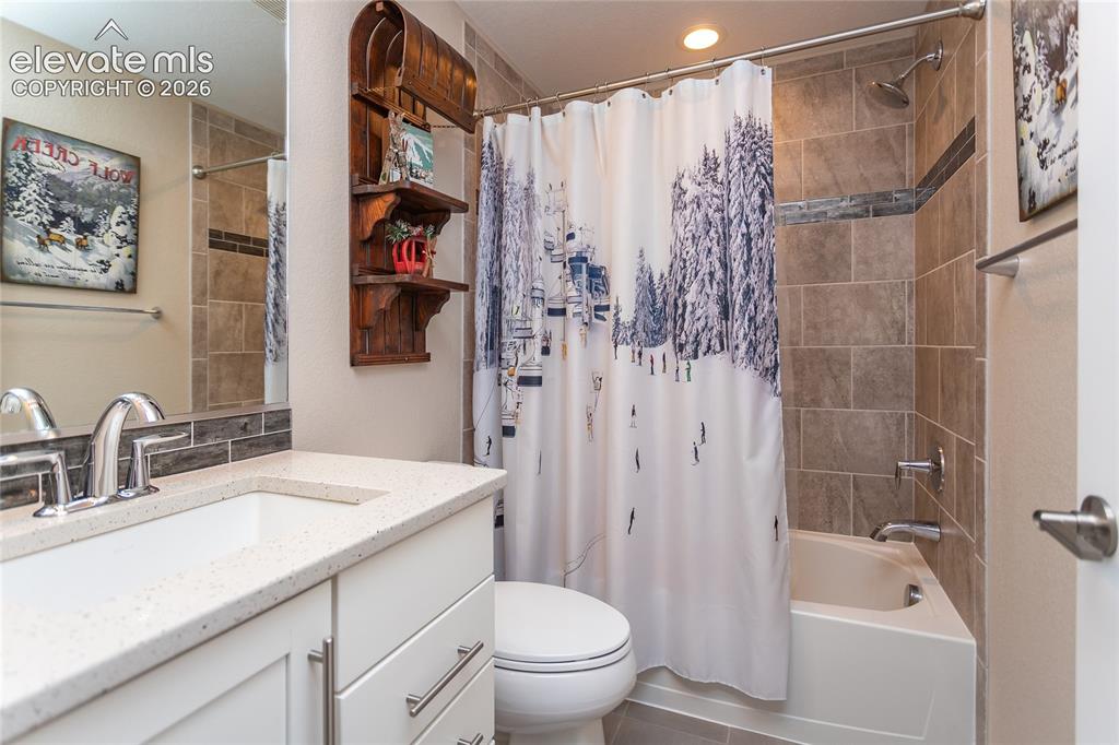 Image 10 of 21: Bathroom