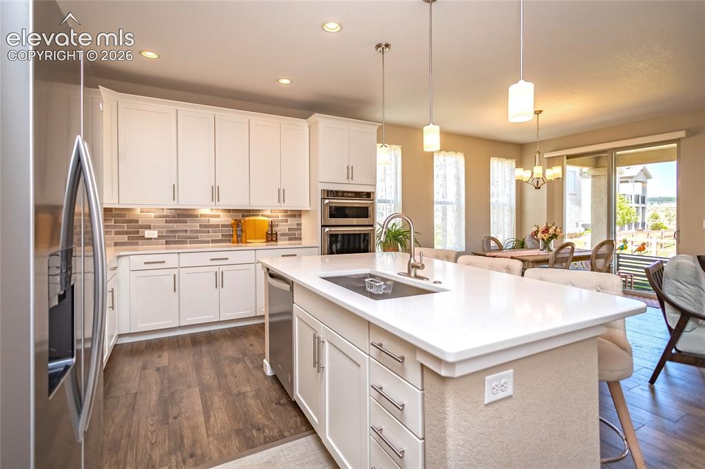 Image 12 of 21: Kitchen