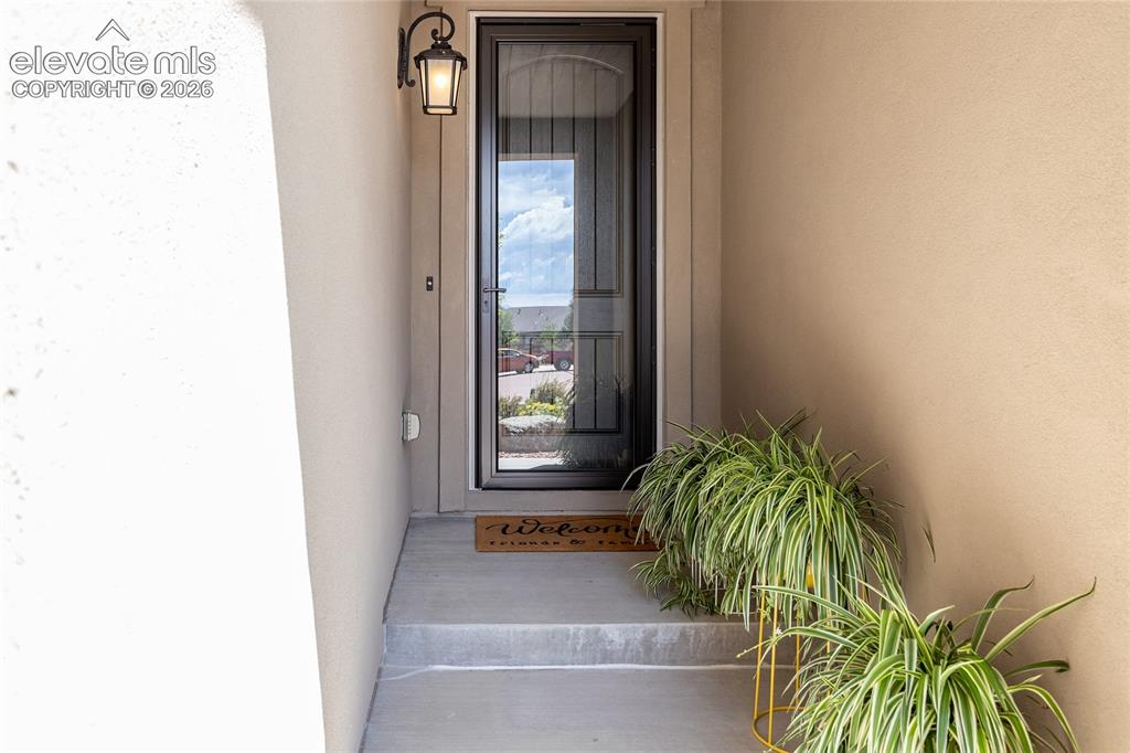 Image 4 of 21: Entry