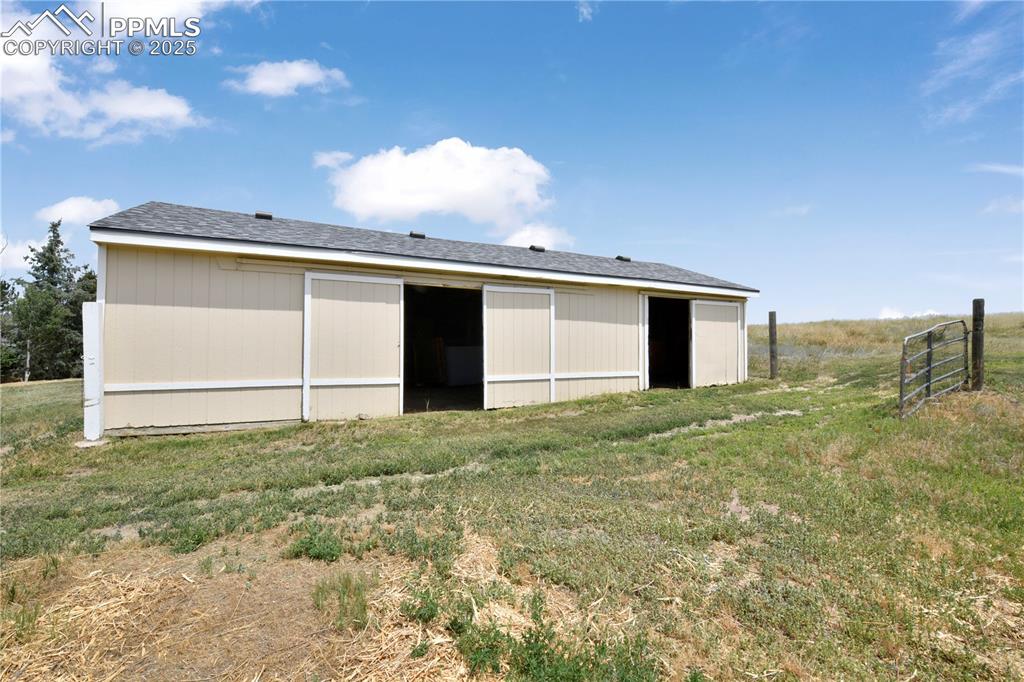 Image 39 of 50: Back of Structure